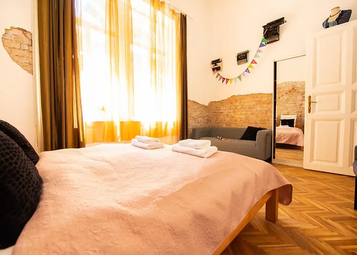 Ultra Central Cosy Ac Apartment